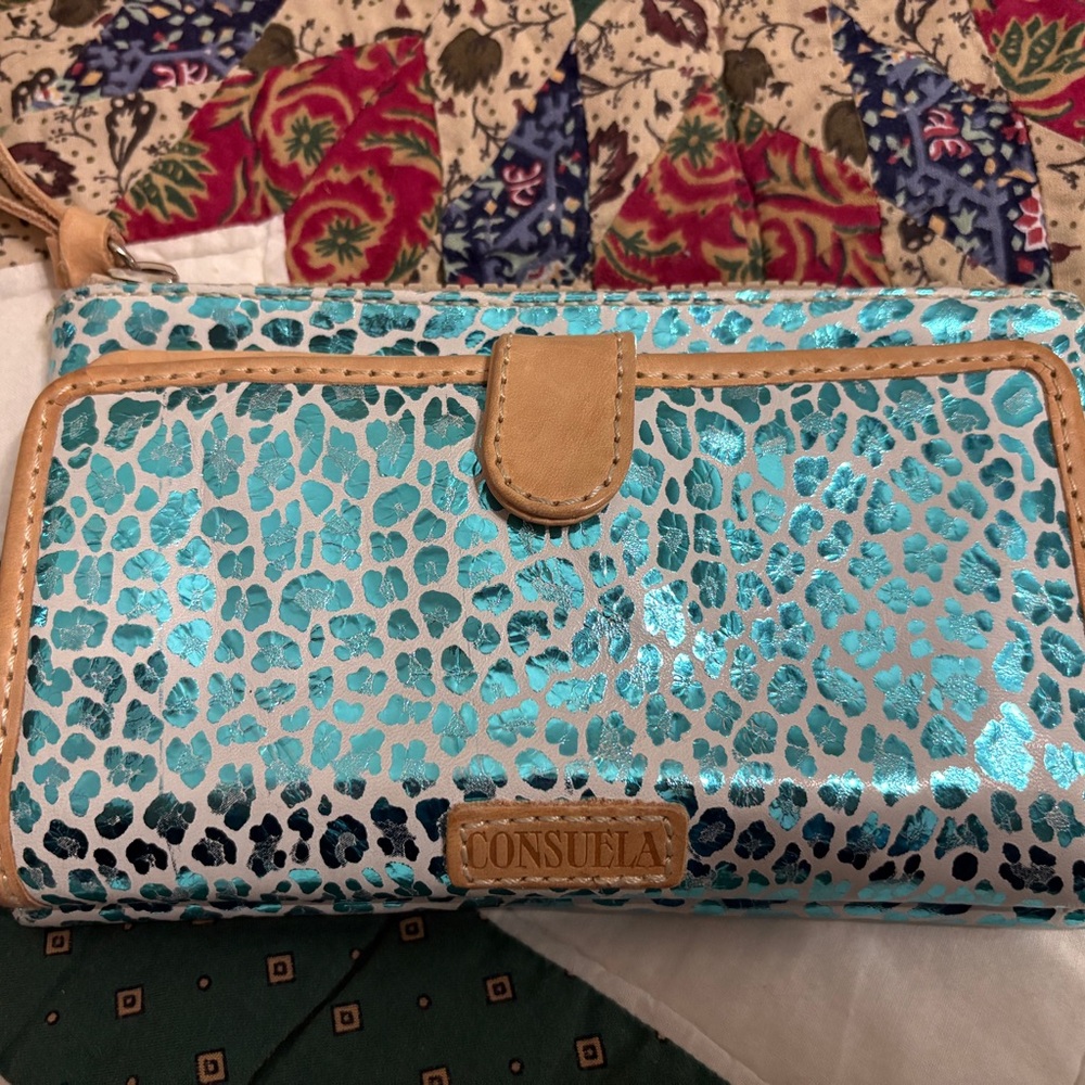 Consuela Kit wallet